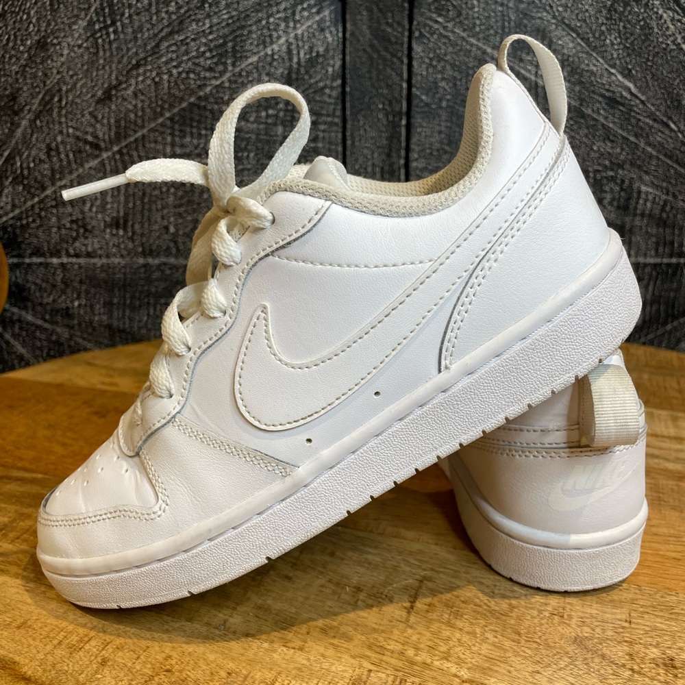 Nike sneakers for kids size 4,5Y